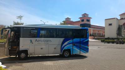 jasabuspariwisata-bus-aerotrans-medium-16-seat-the-radiant-hotel