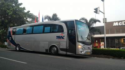 jasabuspariwisata-bus-trac-premium-class-jatiasih