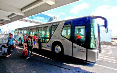 jasabuspariwisata-urgensi-sewa-bus-transfer-bandara-shuttle-bus