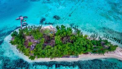 jasabuspariwisata-5-objek-wisata-kepulauan-seribu-paling-eksotis-pulau-semak-daun