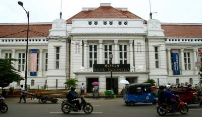 jasabuspariwisata-spot-menarik-yang-bisa-anda-kunjungi-ketika-berada-di-kota-tua-jakarta-museum-bank-indonesia
